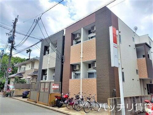 福岡県福岡市博多区山王１丁目 2階建