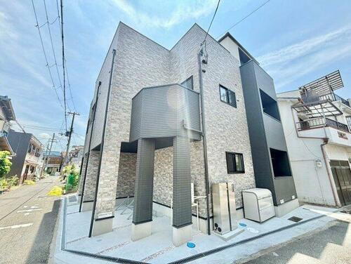 大阪府東大阪市大蓮東５丁目 築1年9ヶ月 3階建