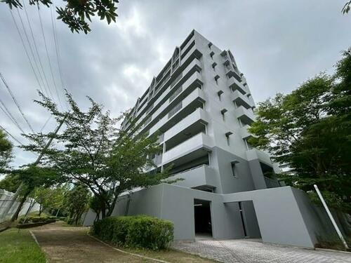 兵庫県神戸市北区藤原台北町５丁目 2階建