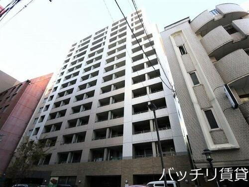 福岡県福岡市博多区上川端町 15階建