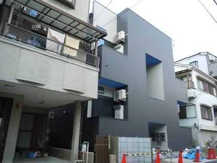 兵庫県尼崎市大物町１丁目 2階建