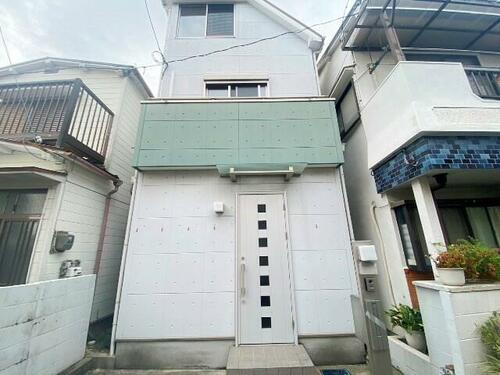 兵庫県尼崎市田能４丁目 3階建