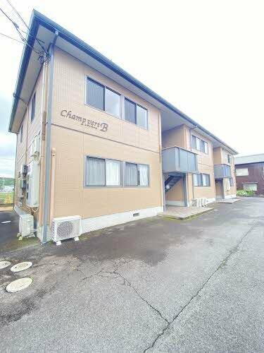 香川県高松市国分寺町新居 賃貸アパート