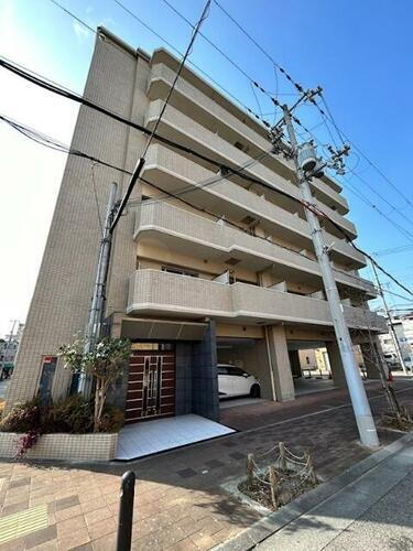 ウエストアヴェニュー 6階建