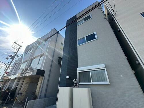 アミソレイユ長田 3階建