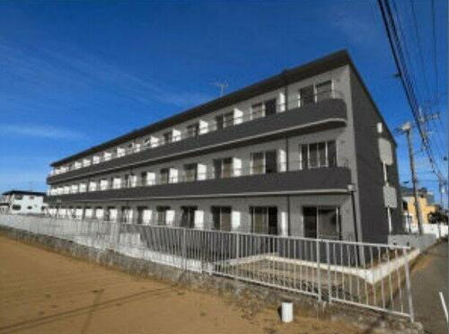 千葉県船橋市前原東２丁目 3階建