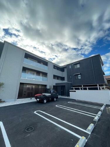 フォンテーヌＳフラット 3階建