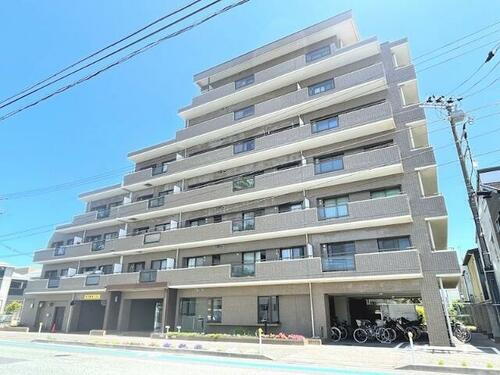 新潟県新潟市中央区女池４丁目 7階建