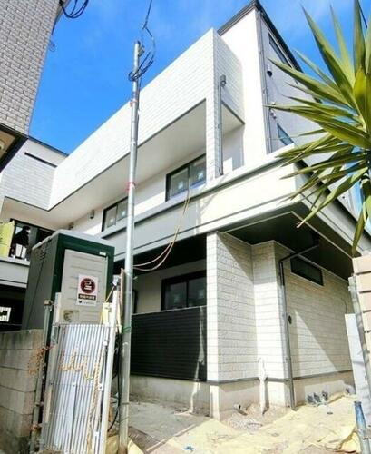 東京都府中市南町４丁目 3階建
