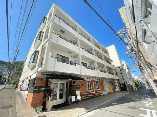 兵庫県神戸市中央区山本通２丁目 4階建
