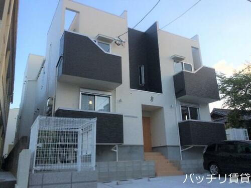 福岡県福岡市博多区那珂１丁目 2階建