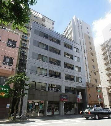 福岡県福岡市中央区清川１丁目 7階建