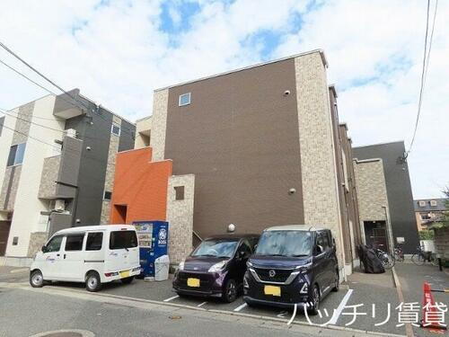 福岡県福岡市博多区吉塚２丁目 2階建