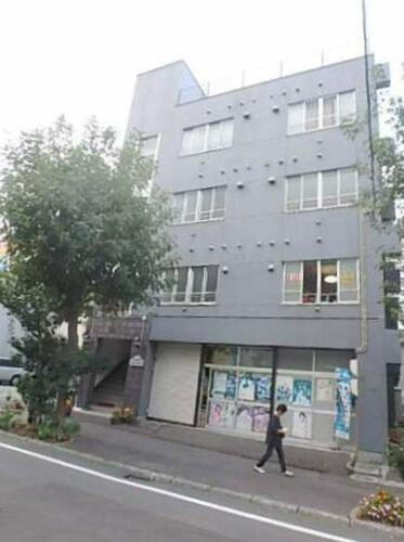 ロイヤルリバーハイツ 4階建