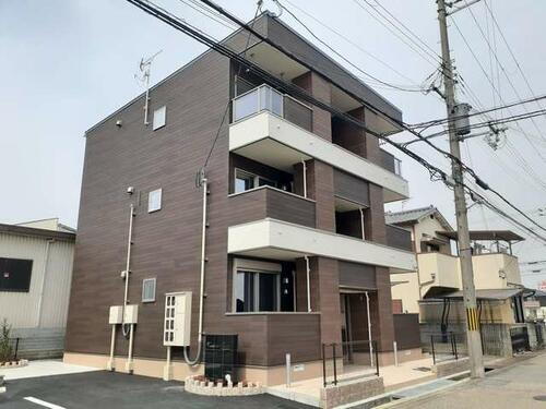 兵庫県姫路市北条永良町 3階建