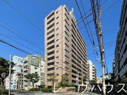 福岡県福岡市博多区大博町 14階建