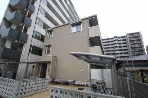 福岡県福岡市博多区吉塚６丁目 3階建 築6年8ヶ月