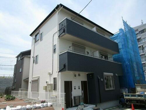 東京都江戸川区北小岩１丁目 3階建