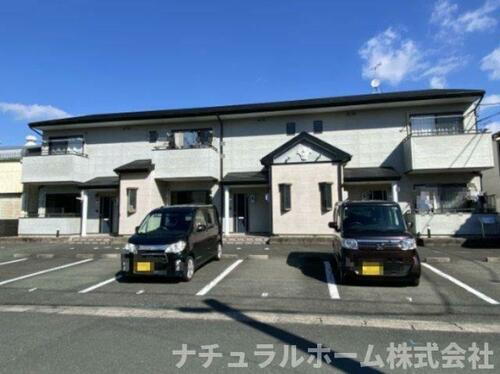 愛知県豊橋市牛川通１丁目 2階建