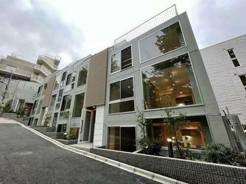 東京都新宿区下落合４丁目 賃貸マンション