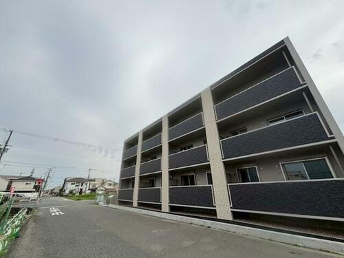 ラフィネコートⅡ 地上3階地下3階建