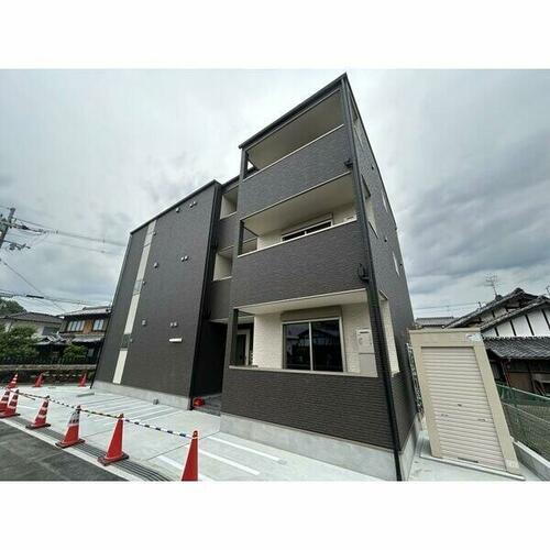 ジーメゾン渚元町プレディア 3階建