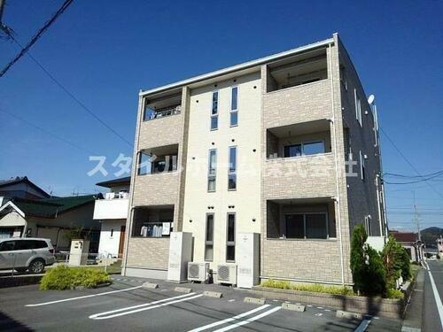 ＬＩＬＡＳ 3階建