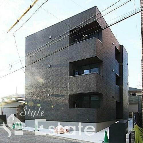 愛知県名古屋市中川区小城町２丁目  3階建