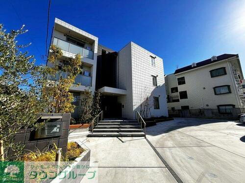 埼玉県越谷市南越谷３丁目 築2年9ヶ月 3階建