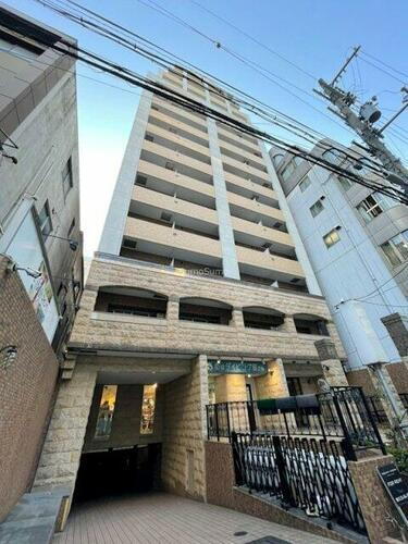 大阪府大阪市中央区博労町３丁目 14階建