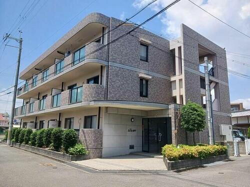 兵庫県伊丹市南野４丁目 3階建