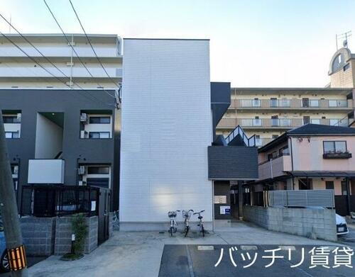 福岡県福岡市博多区吉塚４丁目 2階建 築7年