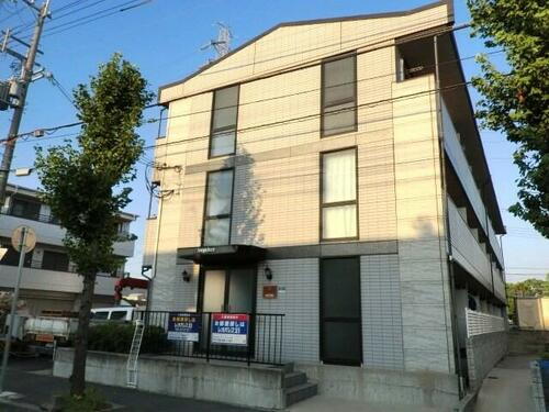 兵庫県尼崎市大島３丁目 3階建