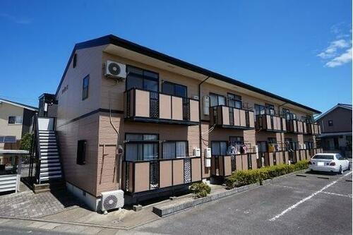 福岡県中間市東中間２丁目 2階建