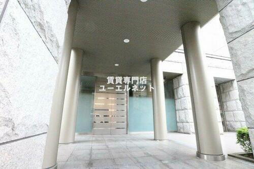 大阪府吹田市広芝町 15階建