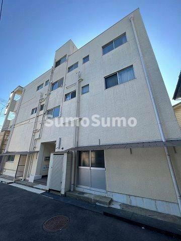 兵庫県尼崎市三反田町３丁目 3階建