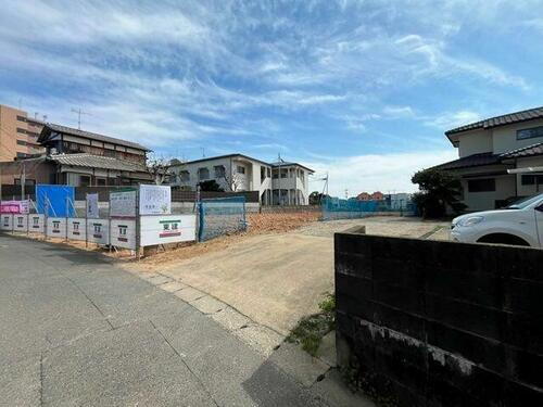 福岡県福岡市東区下原１丁目 2階建
