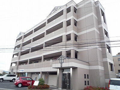 ファミール北川