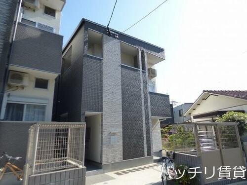福岡県福岡市東区名島３丁目 2階建