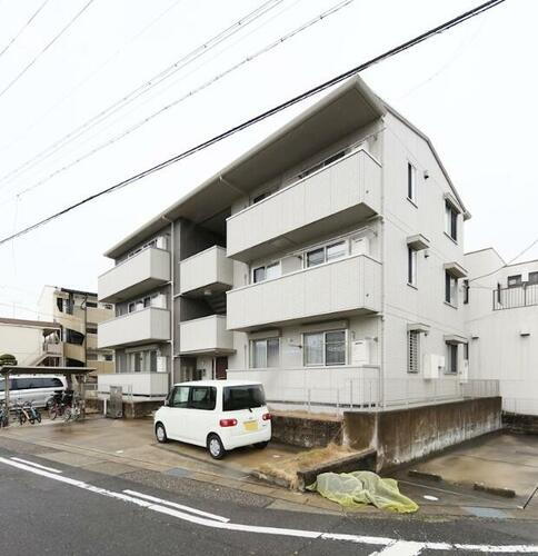 愛知県名古屋市千種区京命１丁目 3階建