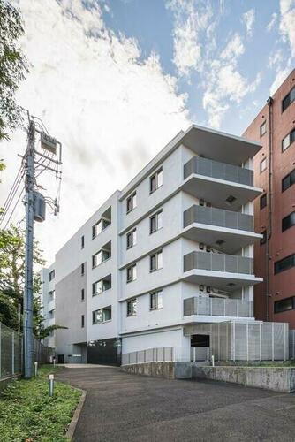 東京都新宿区余丁町 賃貸マンション