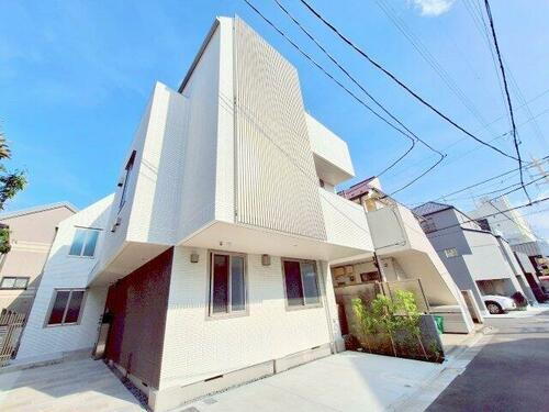東京都杉並区高円寺北３丁目 3階建