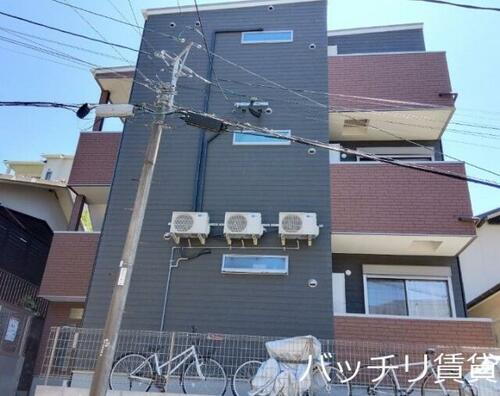 福岡県福岡市東区香椎１丁目 3階建 築3年