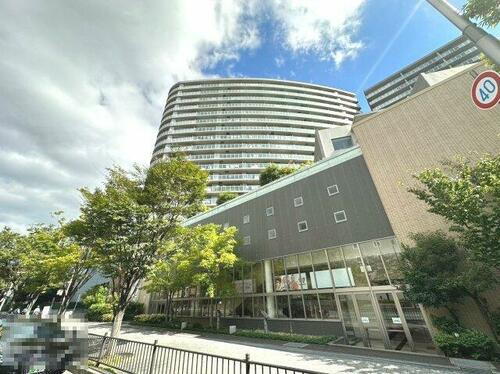 大阪府豊中市新千里西町１丁目 賃貸マンション