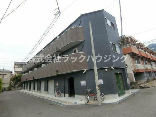 大阪府大東市中垣内２丁目 3階建 築10年5ヶ月