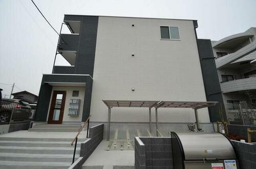 埼玉県さいたま市北区土呂町２丁目 3階建