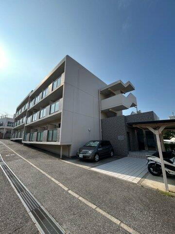 兵庫県神戸市須磨区千守町１丁目 3階建
