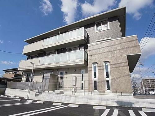 奈良県香芝市すみれ野１丁目 築7年11ヶ月 3階建