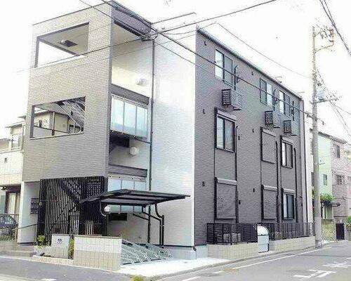 神奈川県横浜市鶴見区潮田町４丁目 3階建