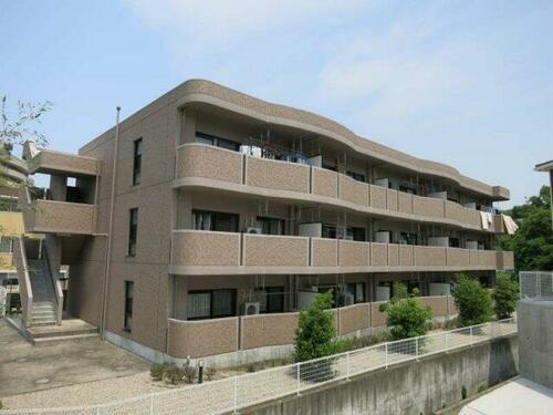 ドリームタウンＤ 3階建